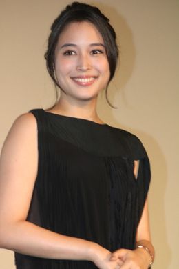 『巫女っちゃけん。』の主演を務めた広瀬アリス