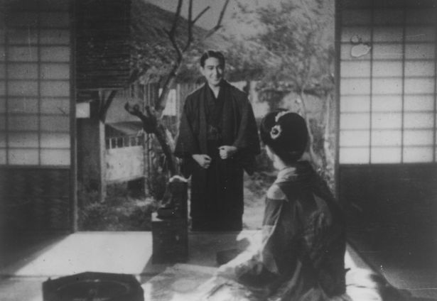 夏目漱石原作による、戦前最後の監督作となった『虞美人草』