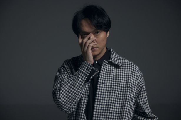 【写真を見る】眼光に惹きつけられる！丸山隆平が役者としての変化を明かす