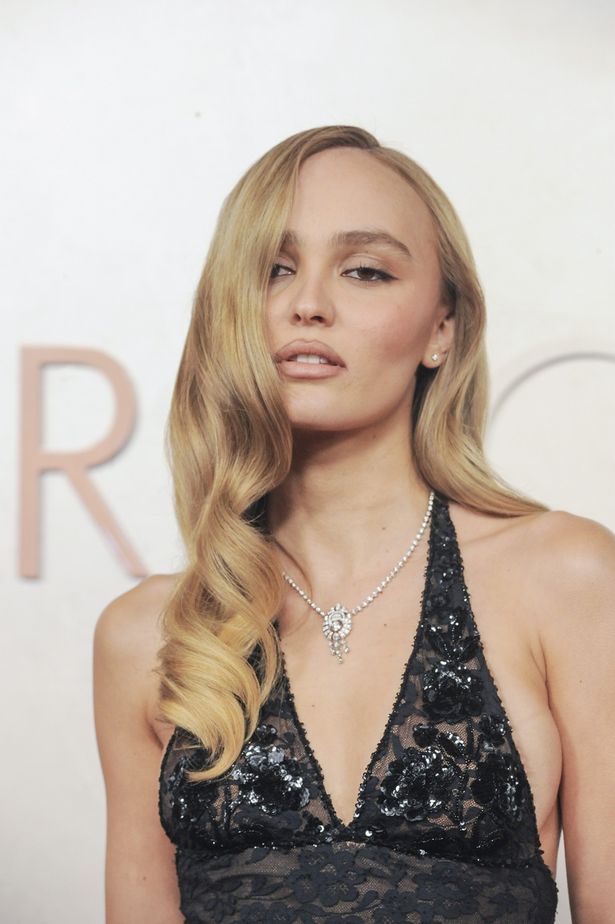 ジョニー・デップとフランス人女優で歌手のヴァネッサ・パラディを両親に持つリリー＝ローズ・デップ