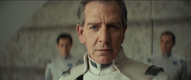 反乱軍の殲滅を目指すオーソン・クレニック