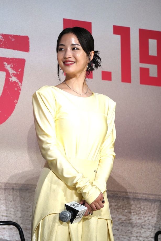 妻夫木のコメントに微笑む広瀬