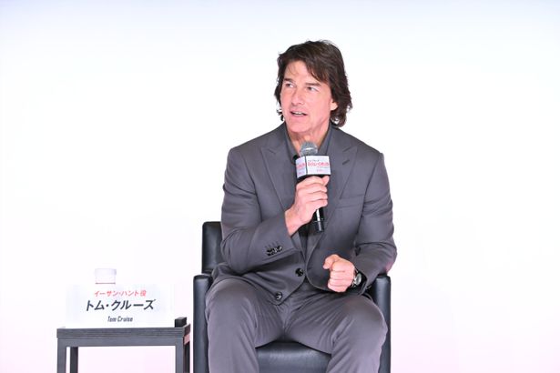 日本の観客へ感謝の気持ちを伝えていた