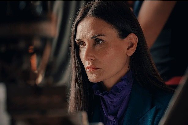 『サブスタンス』でデミ・ムーアが美と若さに執着する元人気女優役