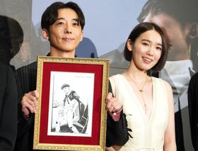 映画『岸辺露伴は動かない　懺悔室』のジャパンプレミアに登壇した高橋一生、飯豊まりえ