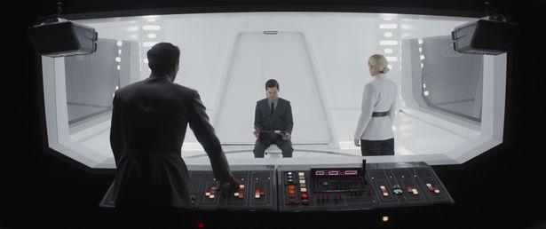 デドラとの出会いは取り調べ室だった(「キャシアン・アンドー」シーズン1)