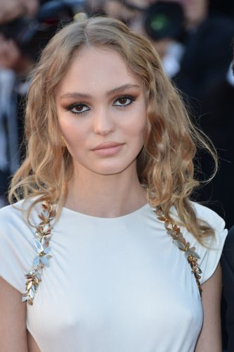 ジョニー・デップ娘、少しだけふっくらした姿が美しい！