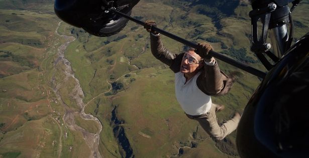 『ファイナル・レコニング』でも披露確定の、シリーズおなじみぶら下がり
