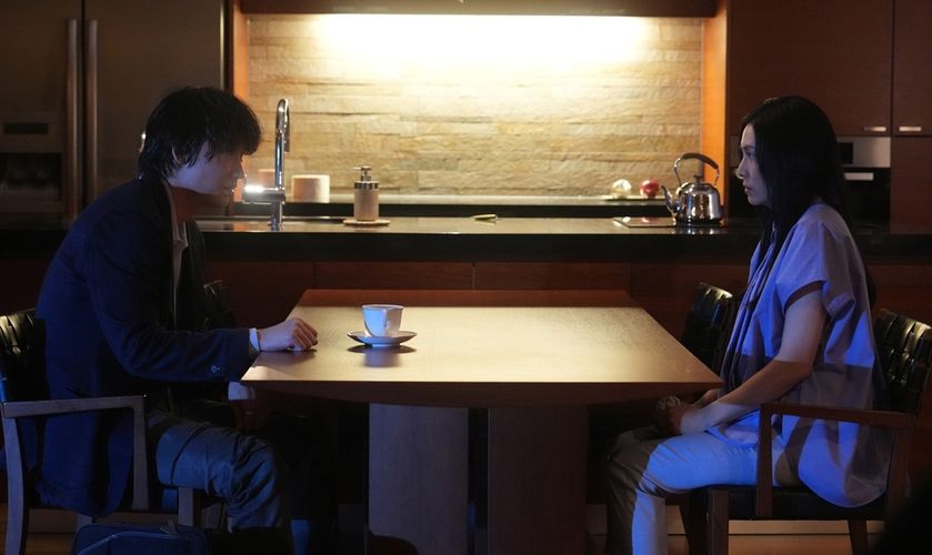 綾野剛と柴咲コウがバチバチの演技合戦！『でっちあげ　～殺人教師と呼ばれた男』奇妙な家庭訪問の本編映像