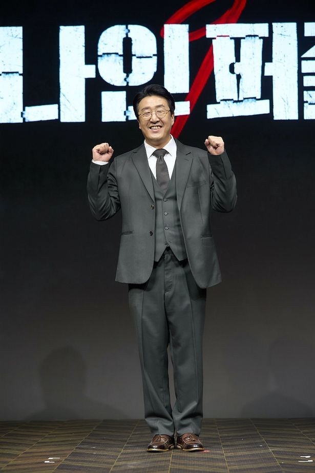 「末っ子らしいポーズを！」とお願いされたおちゃめなヒョン・ボンシク