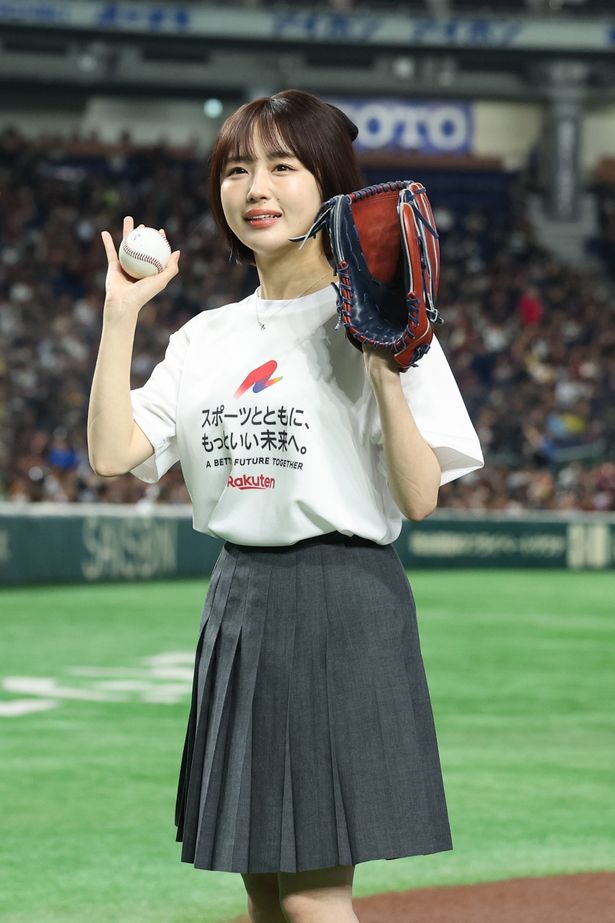 始球式に向けて練習を積んできたというなえなの