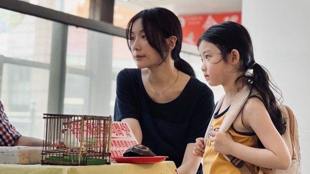 『Left-Handed Girl』では、台北を舞台に、シングルマザーと娘の日々が描かれる