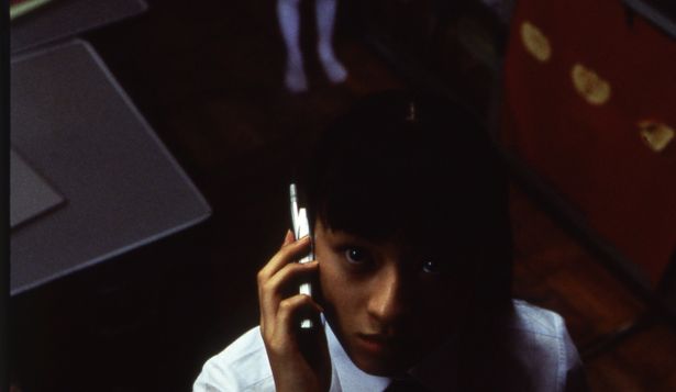 一軒の呪われた家を巡る惨劇を描いたオカルト・ホラー「呪怨」