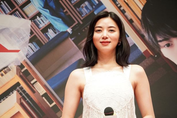 池田エライザ＆阿達慶＆橋本愛の学生時代の写真に「かわいい」と大歓声！あのころに戻って“リライト”したいことを告白(画像10/21)