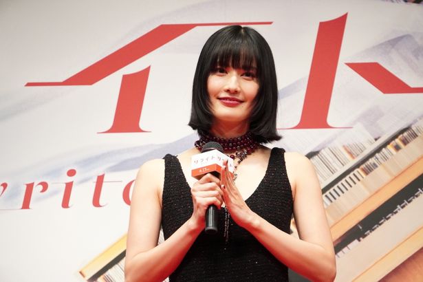 池田エライザ＆阿達慶＆橋本愛の学生時代の写真に「かわいい」と大歓声！あのころに戻って“リライト”したいことを告白(画像13/21)