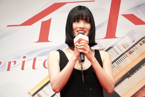 池田エライザ＆阿達慶＆橋本愛の学生時代の写真に「かわいい」と大歓声！あのころに戻って“リライト”したいことを告白(画像15/21)