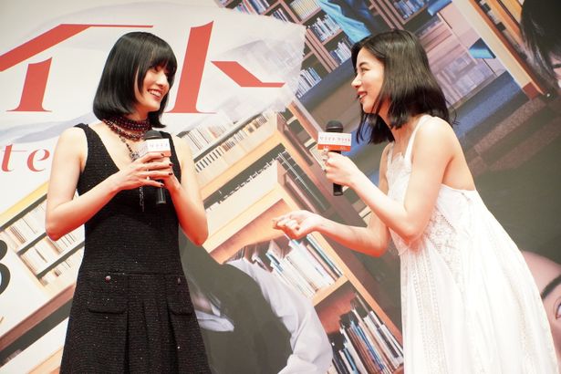 池田エライザ＆阿達慶＆橋本愛の学生時代の写真に「かわいい」と大歓声！あのころに戻って“リライト”したいことを告白(画像19/21)