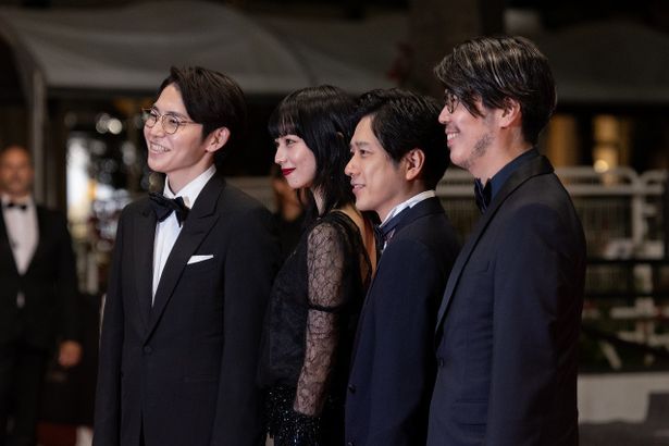 レッドカーペットで歓声を浴びた二宮和也たち