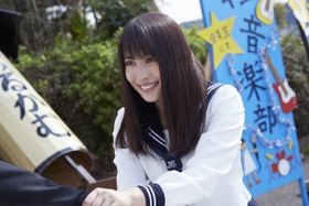 好奇心旺盛な女子高生・千反田えるを広瀬アリスが生き生きと演じる