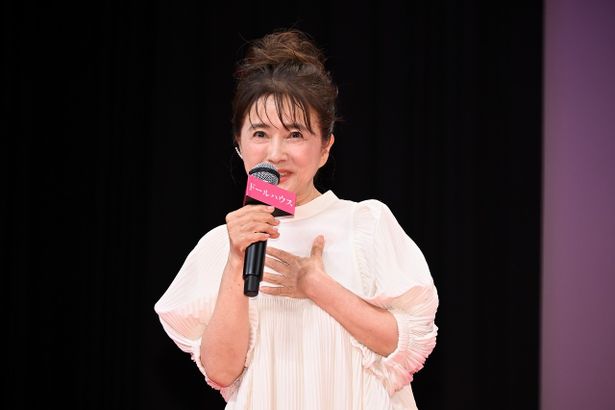 鈴木敏子役の風吹ジュン