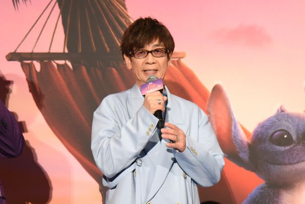 アニメ版に続き、本作品でもスティッチの日本版声優を務める山寺宏一