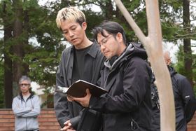 『父と僕の終わらない歌』舞台裏の談話＆メイキングカットを独占入手！