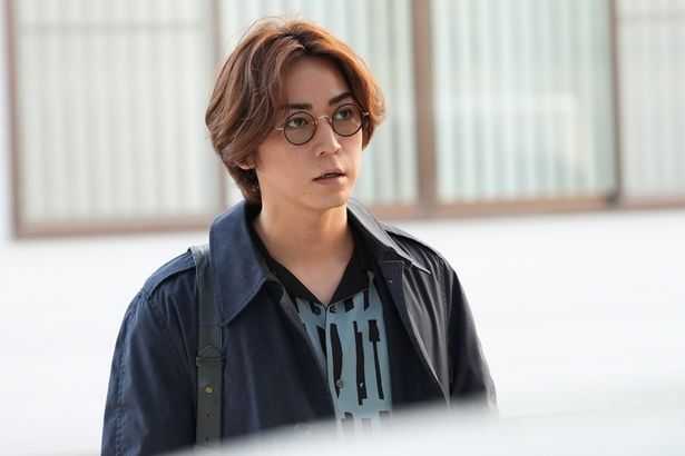薮下を糾弾する鳴海