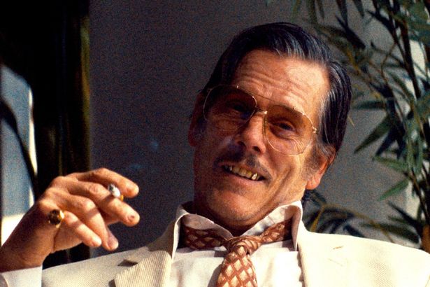 ケヴィン・ベーコン演じる猟奇的殺人事件の真相を知る謎の私立探偵