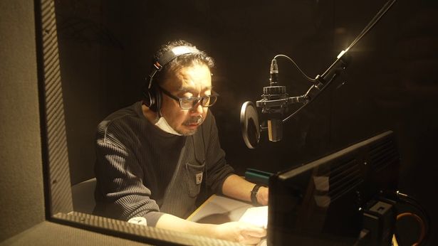 「おわかりいただけただろうか…」でおなじみの「ほんとにあった! 呪いのビデオ」シリーズで初代の構成・演出を務め、3巻以降はナレーションを担当し続けている中村義洋監督