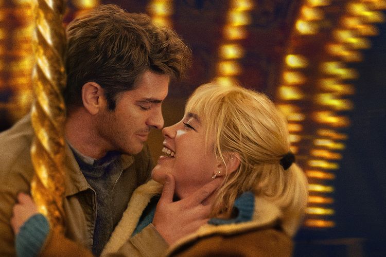フローレンス・ピュー、剃髪に挑んだ真意を告白！主演作『We Live in Time この時を生きて』インタビュー映像