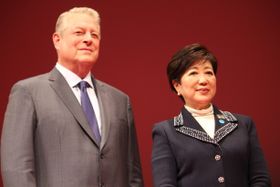 来日したアメリカ元副大統領のアル・ゴアと対面した小池百合子東京都知事