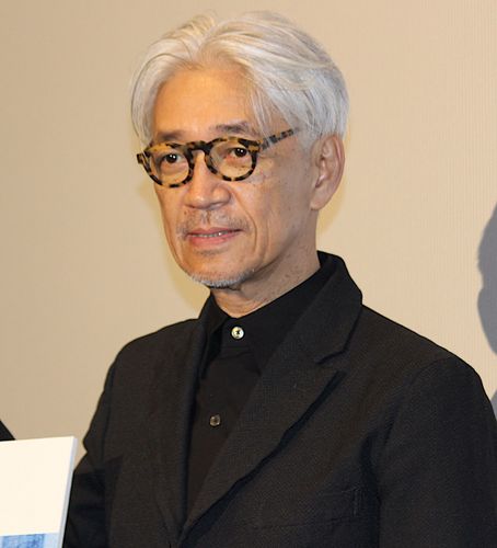 坂本龍一、闘病中はピアノも「全然、弾けなかった」