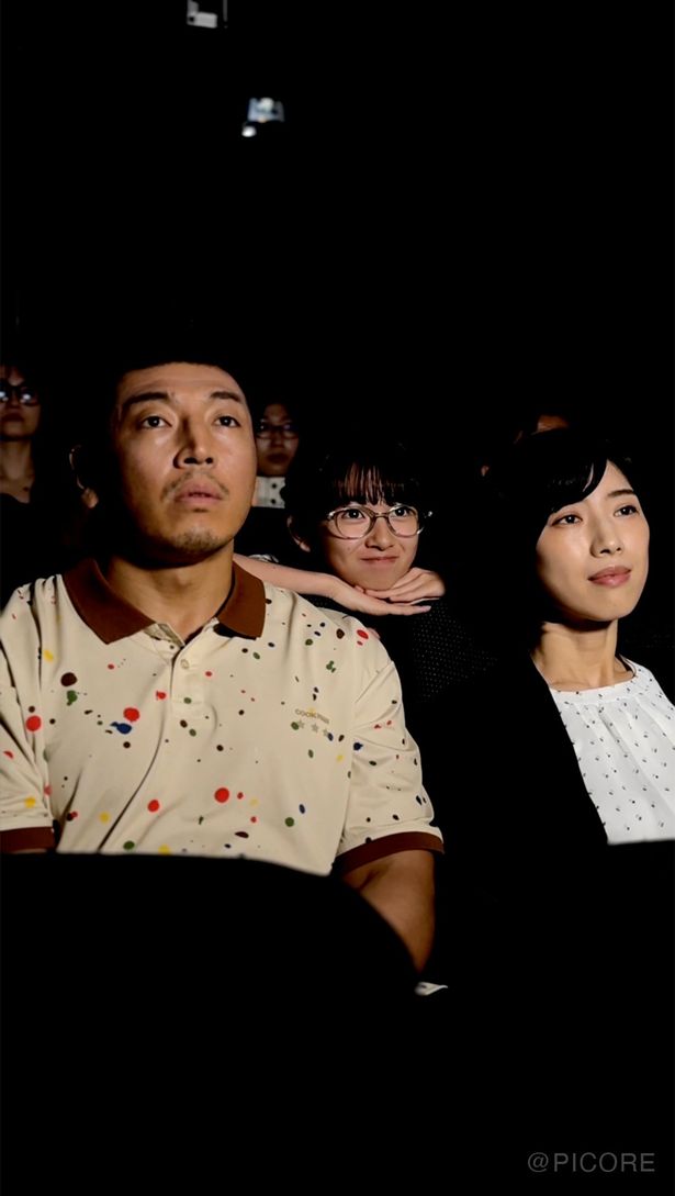 父と母は、娘のひとことをきかっけに夫婦のあり方を見直していく
