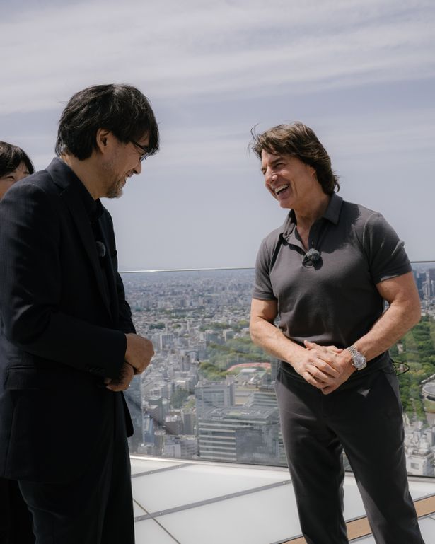 トム・クルーズは開口一番に「あなたの大ファンだ！素晴らしい作品ばかりだ」と山崎にラブコールを送った