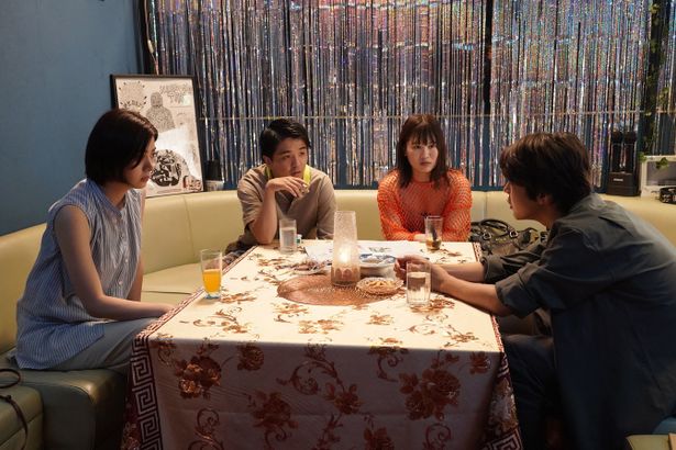 中盤の同窓会シーンから、映画は急展開を迎える！