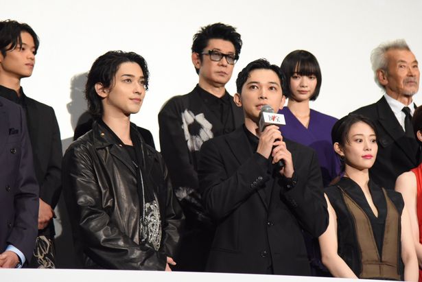 【写真を見る】「1年半もの準備期間をかけて、魂を込めて作った作品です」と語る吉沢亮