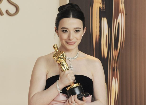 【写真を見る】「SW」新作映画のオファー決裂のオスカー女優が、まさかの代役で“双子の姉妹”役に!?