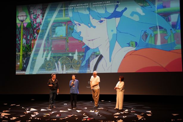 上映前に青木康浩監督と田中栄子プロデューサーが舞台挨拶に登壇！