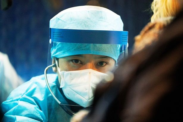 医療従事者は耐える時間が4、5年続いていたと打ち明ける