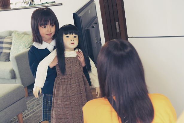現場でも様々な表情を見せたというアヤちゃん人形