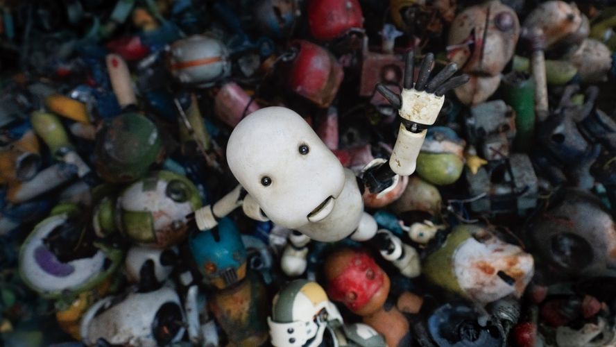 絶滅危機の人間、進化するマリガン…『JUNK WORLD』ともつながる前作『JUNK HEAD』のカオスな世界観をおさらい
