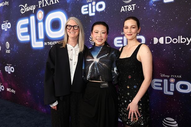 左から・プロデューサーのアリー・アリス・ドラム、ドミー・シー監督、マデリン・シャラフィアン監督