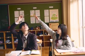 『隣のステラ』“近くて遠い”千明と昴の姿を捉えた場面写真を公開！ムビチケ前売券の発売も決定