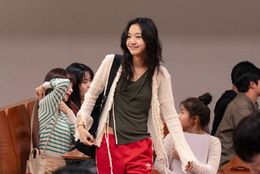 他人の目を気にせず自由奔放に生きるジェヒのキャラクターを赤色で表現