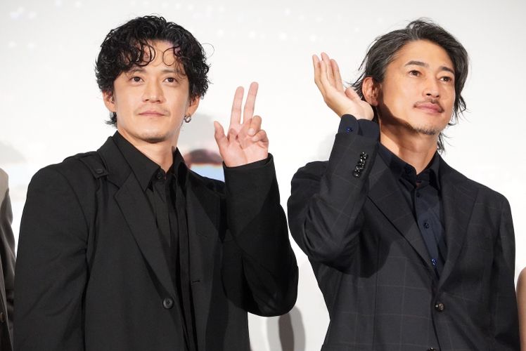 小栗旬、映画『フロントライン』は「勇気をもらえる映画」上映後に拍手を浴び感無量！窪塚洋介も「誇りに思う」