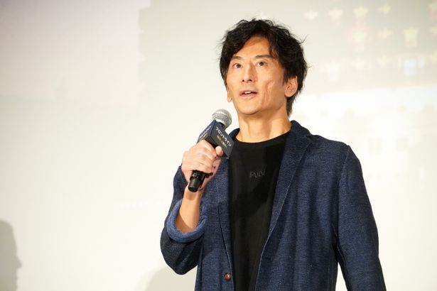 『フロントライン』初日舞台挨拶に登壇した増本淳プロデューサー
