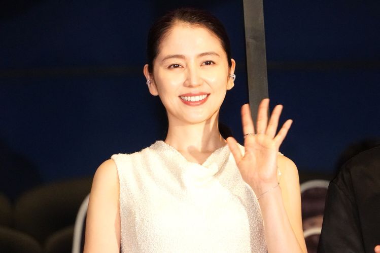 長澤まさみ、主演映画『ドールハウス』公開初日を迎え「ワクワク＆ゾクゾクが日本中に広まるといいな」と期待！