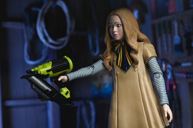 付属品も充実しており多彩なアクションが楽しめる(「M3GAN/ ミーガン アルティメイト 7インチ アクションフィギュア」)