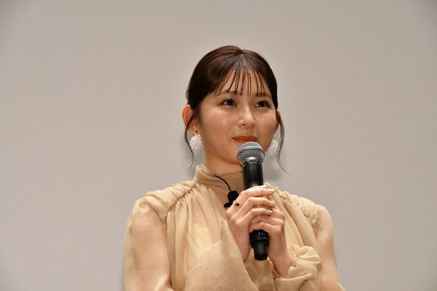 みこの親友の百合川ハナ役の久間田琳加