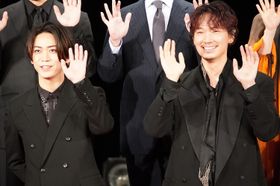 綾野剛、亀梨和也との14年ぶりの共演に感慨！